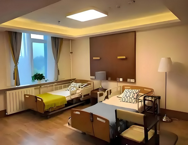 不会唱歌却开演唱会，58岁的郑伊健消费情怀？